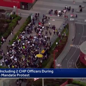 Car hits 5 during anti-vaccine protest on Golden Gate Bridge