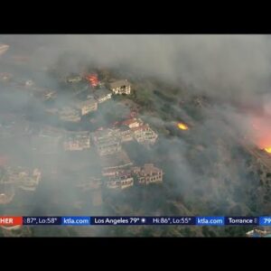 Emerald Fire threatens homes in Laguna Beach
