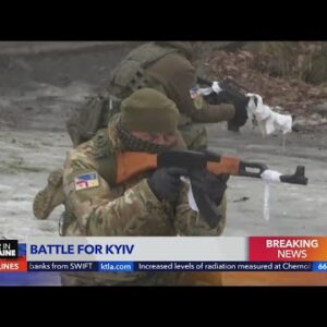 Russian forces continue to attack Kyiv