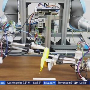 A robot has learned how to peel a banana (sorta)