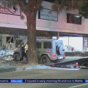 Car crashes into building in Burbank