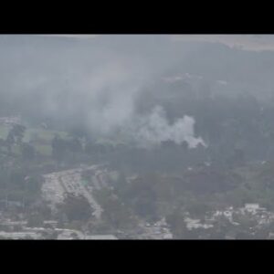 Santa Barbara firefighters douse small brush fire on northbound 101