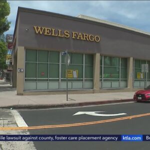 Man robbed at gunpoint outside Sherman Oaks Wells Fargo