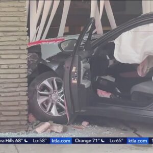 Car crashes into Covina strip mall