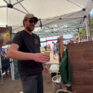 Surf ‘N’ Suds Beer Festival draws craft beer lovers to the beach in Ventura