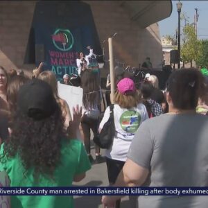 Abortion-rights supporters drum up support in Boyle Heights’ Mariachi Plaza