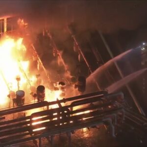 Chevron oil refinery engulfed in flames in El Segundo, California