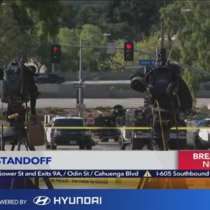 Standoff with barricaded suspect shuts down 101 Fwy in Hollywood Hills