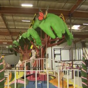 Rose Parade Float Preview / Phoenix Decorating - City of Hope