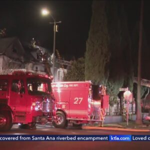 3 injured, 1 critically, in Hollywood apartment complex fire