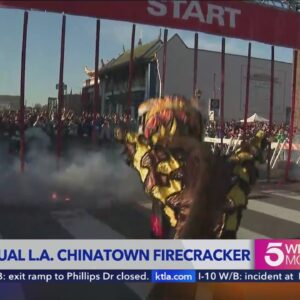 100,000 firecrackers lit to start Firecracker 5K/10K race in Chinatown
