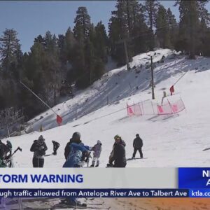 Residents enjoy snow ahead of winter storm rolling in across the region