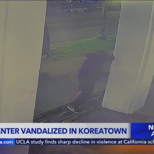 Videos shows man vandalizing Islamic Center in Los Angeles