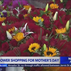 Crowds head to flower mall in downtown Los Angeles for Mother’s Day