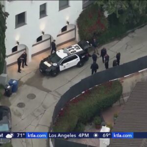 Man killed in driveway of Hollywood Hills home