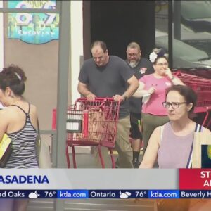 SoCal supermarkets saw long lines, crowds stocking up for Hurricane Hilary