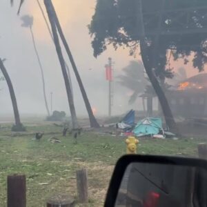 At least 6 dead as wildfires ravage Maui
