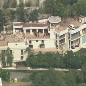Police called to mansion in Hollywood Hills