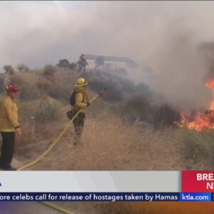 Fast-moving brush fire erupts in Riverside County