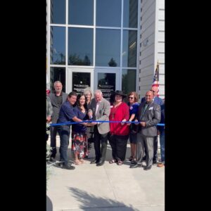 Ribbon cutting opening held for Kingburg's Valley Health Team