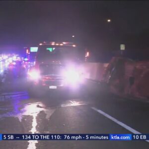Rollover crash halts traffic on 101 Freeway