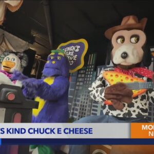 Exclusive tour: The last Chuck E. Cheese with an original animatronic band