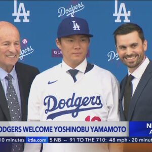 Dodgers officially welcome Yoshinobu Yamamoto