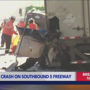 Suspected DUI crash leaves 2 dead on 5 Freeway