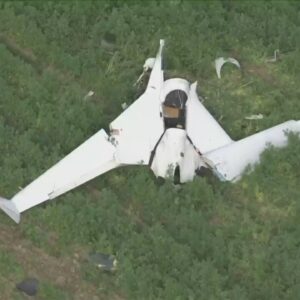 2 injured after small plane crashes near Camarillo
