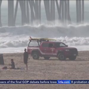 Howling winds threaten coastal areas with flooding, high surf