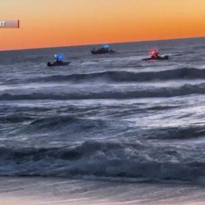 Surfers comes to the rescue at Silver Strand