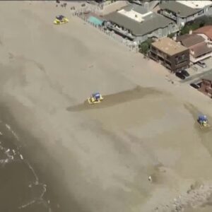 Deconstruction to remove temporary sand berms along Ventura County Coastline begins