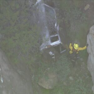 1 dead after car crashes off Malibu cliffside