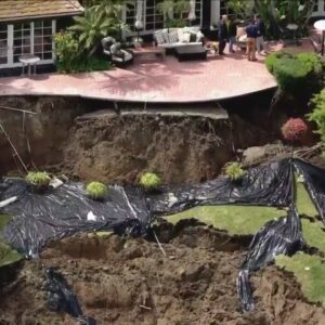 Newport Beach landslide puts 3 houses at risk