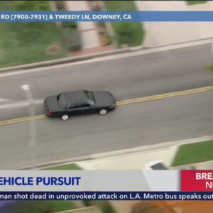 Occupants of suspected stolen car try to run across 5 Fwy after pursuit