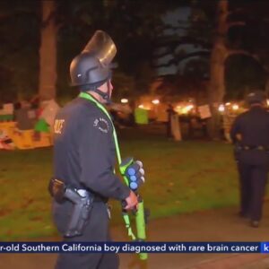 Police clear protest encampment at USC