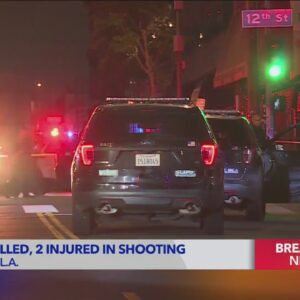 Suspect pops out from sunroof in car-to-car shooting; 1 dead, 2 injured 