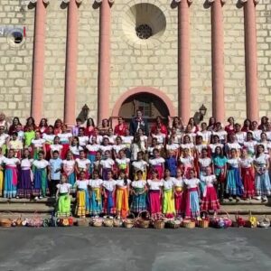 Los Niños de las Flores pose for annual photo in front of Old Mission Santa Barbara