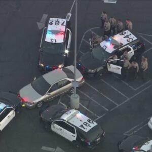 Pursuit suspects arrested after standing off with deputies in Compton