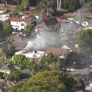 Building catches fire in Santa Barbara