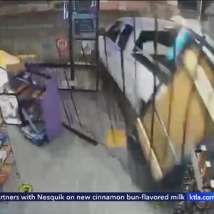 Burglars smash truck into Chatsworth smoke shop