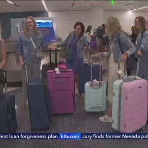 Crowded LAX handles influx of travelers for Labor Day Weekend