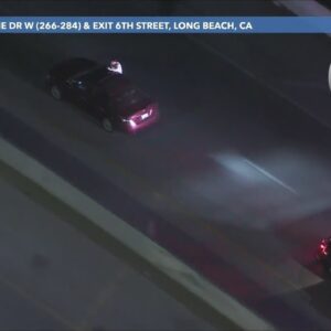 Deputies pursue carjacking suspects in Los Angeles County