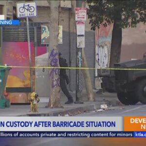 No suspect in custody after barricade situation in downtown Los Angeles