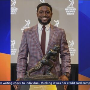 Reggie Bush sues USC