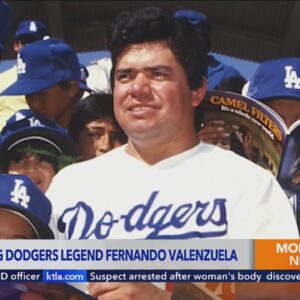 Dodgers fans pay tribute to 'El Toro.' Fernando Valenzuela dies at 63