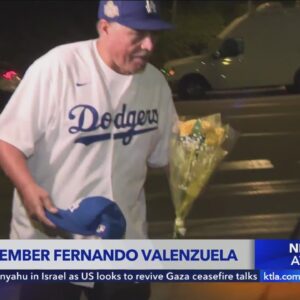 Fans honor Dodgers legend Fernando Valenzuela