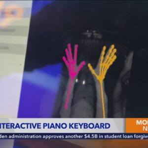 This Piano Keyboard Tracks Hands to Speed Up Learning