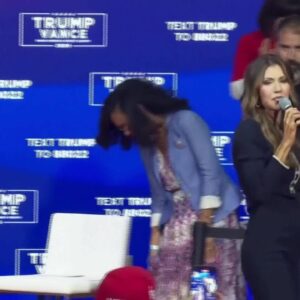 Trump rally turns into impromptu DJ party