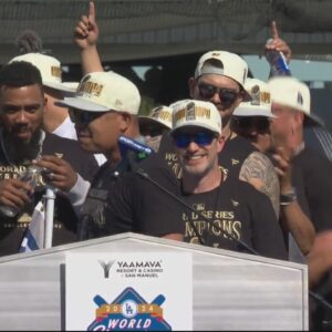 Dodgers manager Dave Roberts fires up the crowd at Dodger Stadium